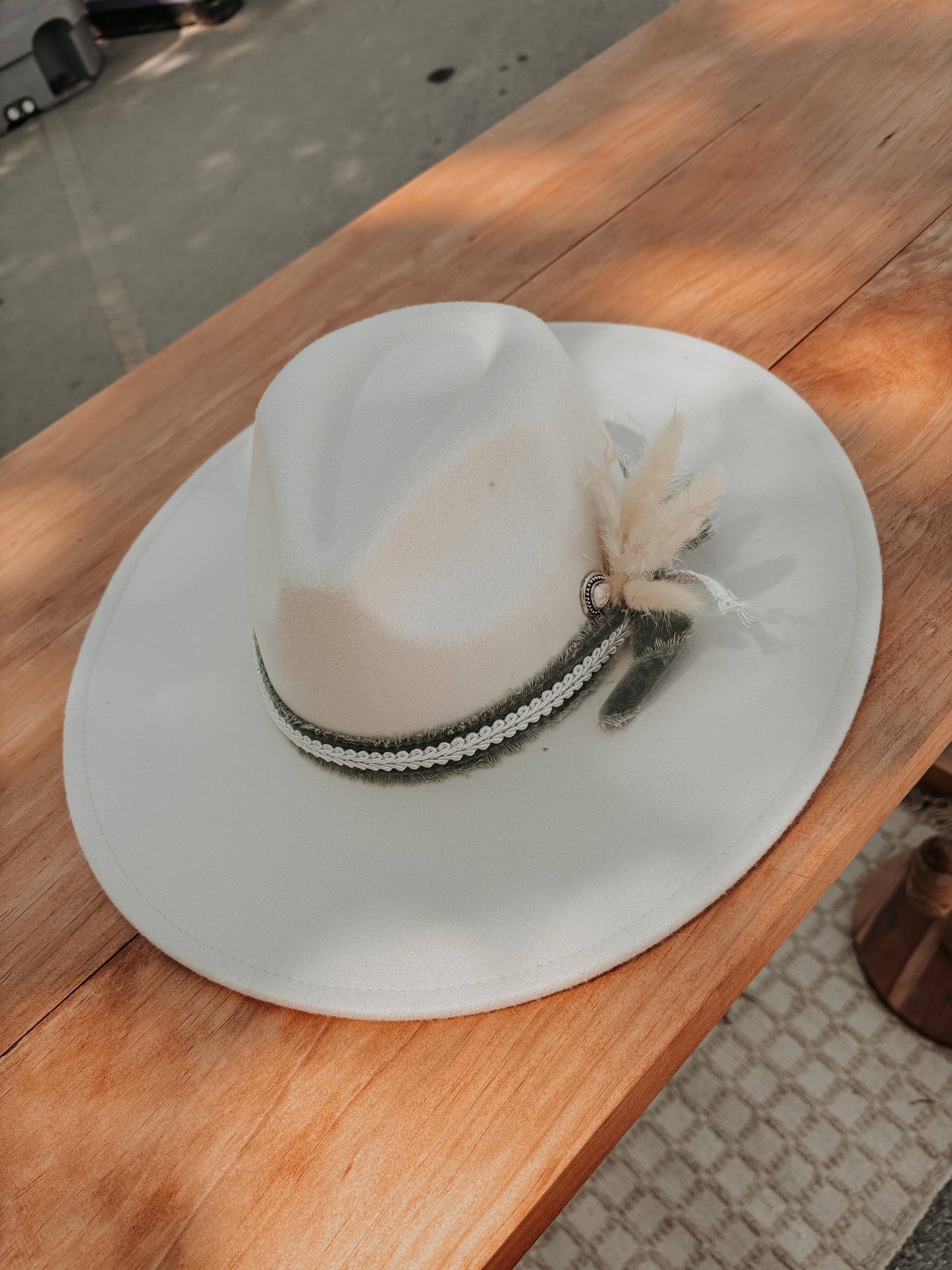 Ivory Vegan Felt Hat